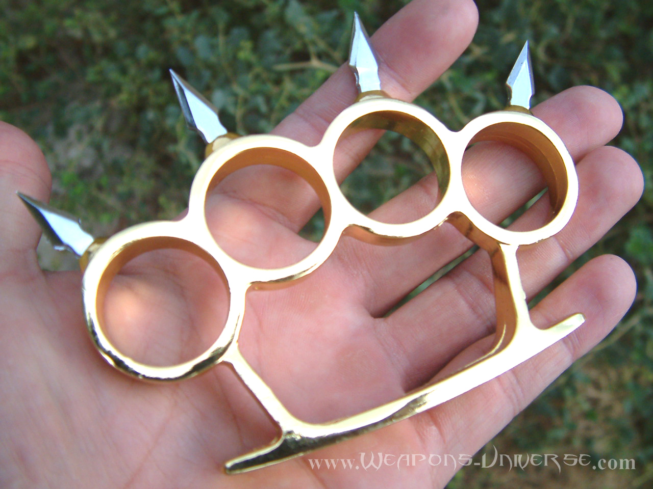 Brass Knuckles Nail Art: How to Make a Statement with Your Nails - wide 2